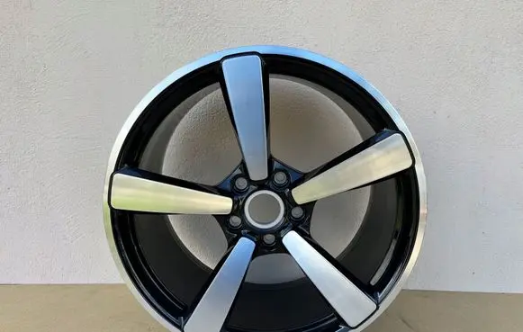 Porsche 911 992 R21 alloy rim 992601025L