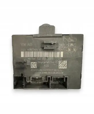 Volkswagen PASSAT B8 Door control unit/module 5Q0959395B