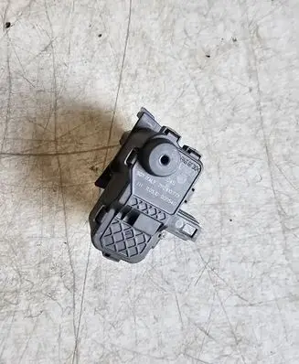 Volkswagen Touareg II Fuel tank cap lock 7P0810773