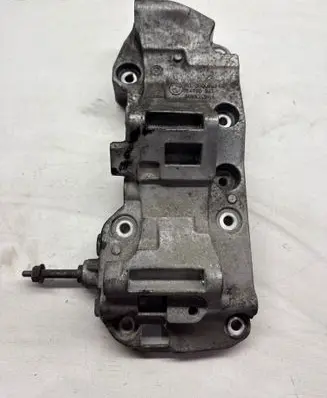 BMW 3 F30 F35 F31 Generator/alternator bracket 174786