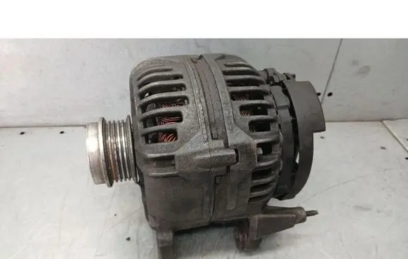 Audi A4 S4 B5 8D Generator/alternator 028903029B