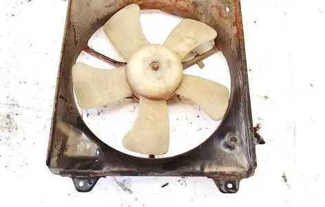 Toyota Avensis T220 Radiator cooling fan shroud