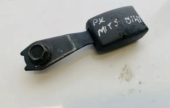 Mitsubishi Galant Front seatbelt buckle g3399