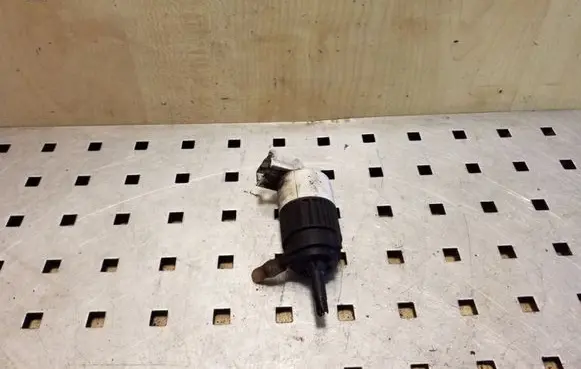Opel Frontera B Windscreen/windshield washer pump