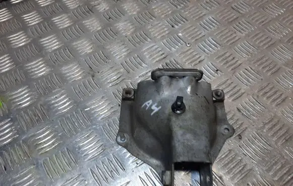 Audi A4 S4 B8 8K Engine mounting bracket 8K0399059