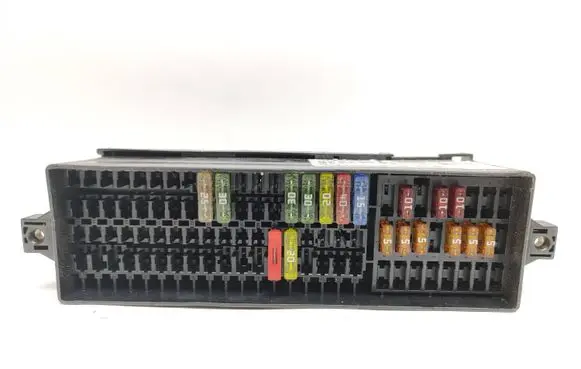 Volkswagen Touran II Fuse module 340006530553 1416303522