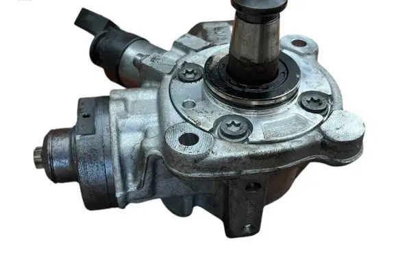BMW X5 E70 Fuel injection high pressure pump 0445010617 780012308
