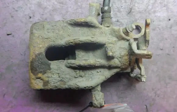 Ford Focus C-MAX Rear brake caliper
