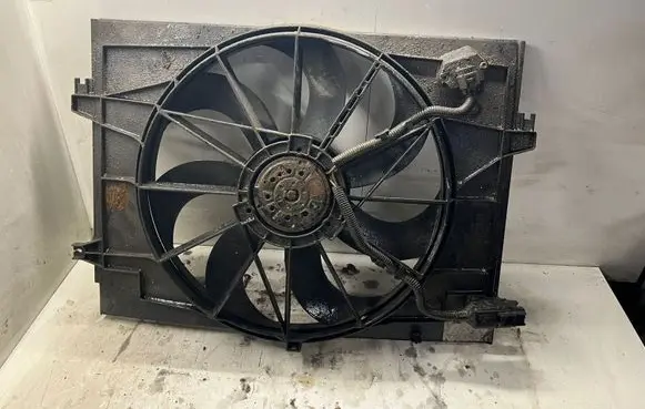 KIA Carens I Electric radiator cooling fan GPBF00S3A2388