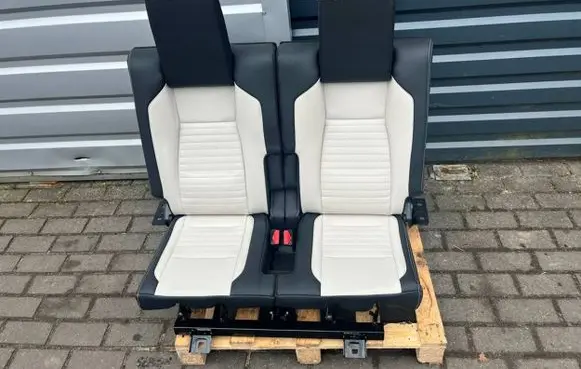 Land Rover Discovery Sport Third row seats 