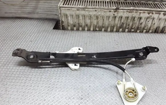 Seat Altea XL Rear window lifting mechanism without motor