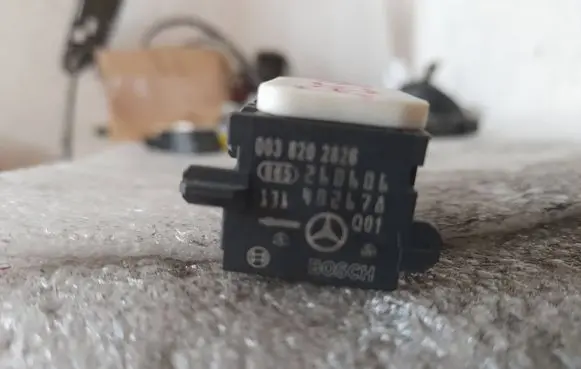 Mercedes-Benz R W251 Airbag deployment crash/impact sensor a0038202826 0038202826