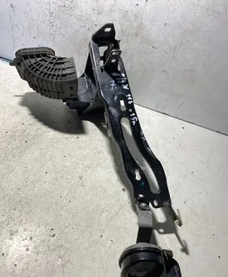 BMW 1 E81 E87 Headlight/headlamp mounting bracket