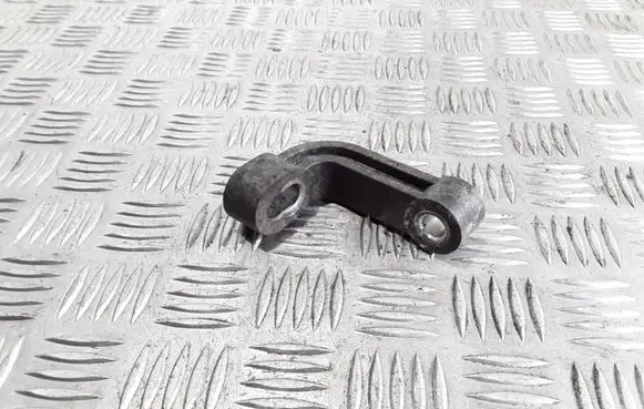 Chevrolet Captiva Engine mounting bracket