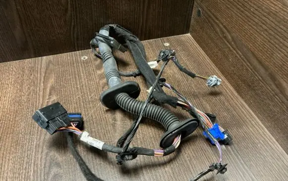 Opel Movano B Front door wiring loom CE9482291R 241258291R