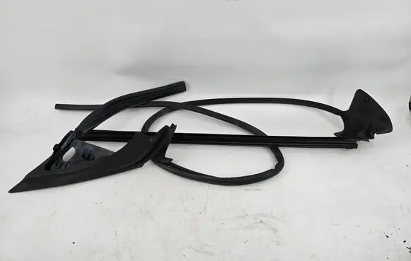 Polestar 4 Front door rubber seal 
