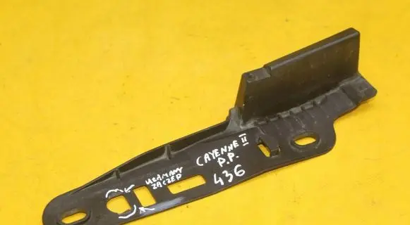 Front bumper mounting bracket