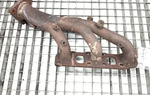 Infiniti Q50 Exhaust manifold 