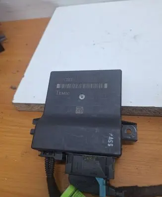 Audi A6 S6 C6 4F Gateway control module 4F0907468