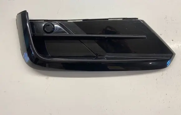 Volkswagen Tiguan Front bumper lower grill 5na853665d 5na853949b
