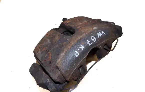 Volkswagen PASSAT B7 Front brake caliper