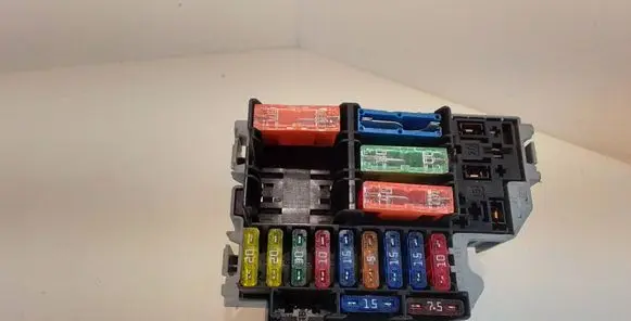 Porsche Cayenne (9PA) Fuse module 7L0937559