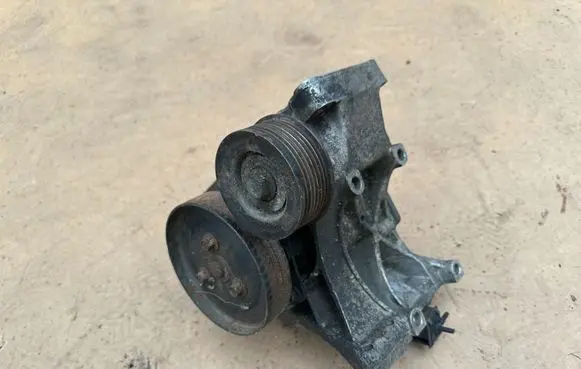 Land Rover Discovery Water pump PEU102780