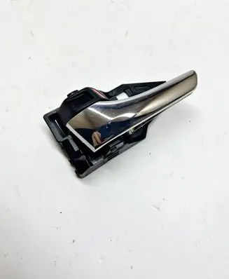 Toyota RAV 4 (XA40) Loading door interior handle 