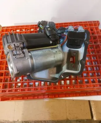 Audi A6 S6 C5 4B Air suspension compressor/pump 4154031020 4B0616009A 0302