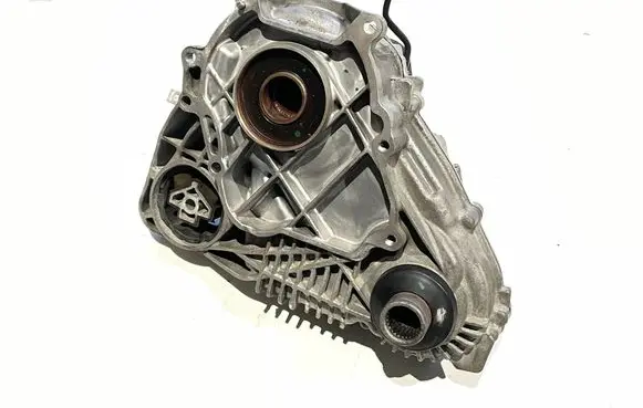 BMW X3 F25 Gearbox transfer box case 8643151 8643153