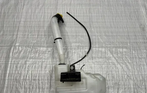 Ram ProMaster Windshield washer fluid reservoir/tank B805