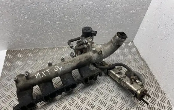 Nissan X-Trail T30 Intake manifold