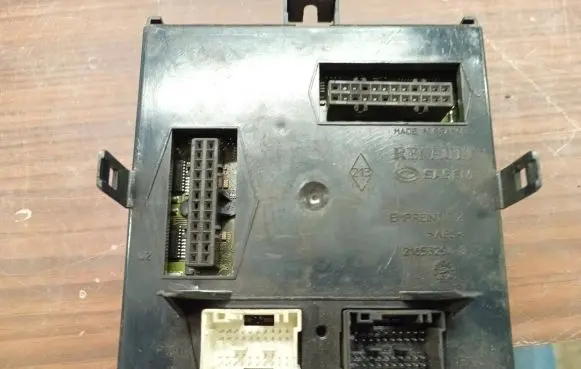 Renault Laguna II Comfort/convenience module 8200300703 218744613 10037283