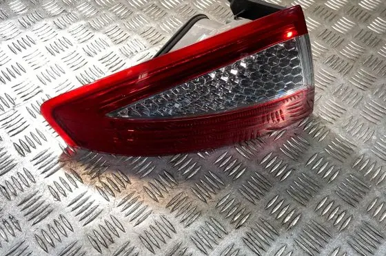 Ford Mondeo MK IV Rear/tail lights 7S7113405A 7S7113405
