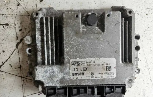 Volvo V50 Engine control unit/module 4N5112A650BA 8692329 0281011775