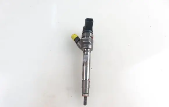 Toyota Avensis T270 Fuel injector 8514146 0445110613