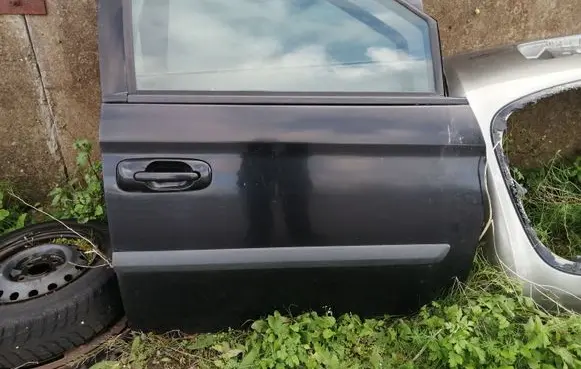 Chrysler Voyager Front door