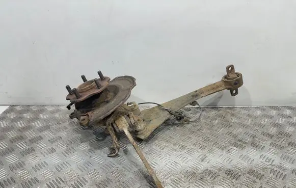 Toyota Avensis T270 Rear wheel hub