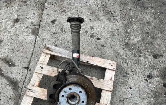 Mercedes-Benz Sprinter W906 Front wheel hub spindle knuckle 2006R