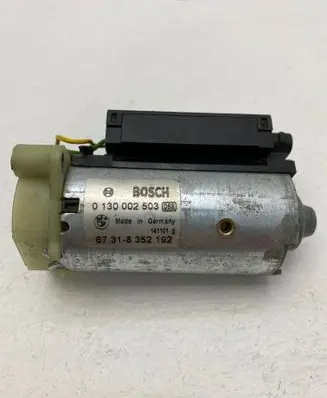 BMW 5 E39 Seat adjustment motor 0130002503 67318352192