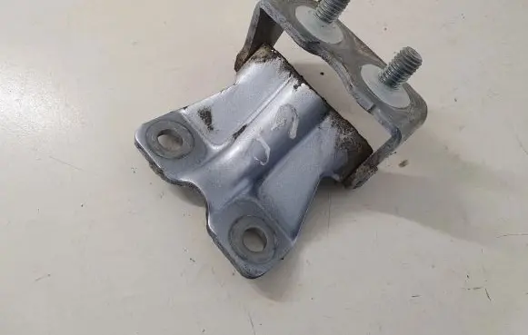 Subaru Outback (BS) Tailgate/trunk/boot hinge