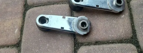Audi 80 90 S2 B4 Front door window winding handle 443837581D