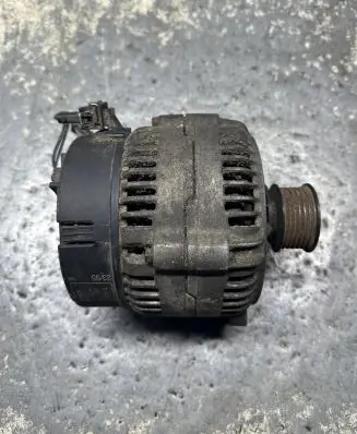 Volkswagen PASSAT B4 Generator/alternator 028903025S 0123505011