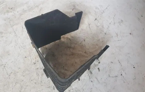 Volkswagen PASSAT B6 Battery bracket 1K0915335C