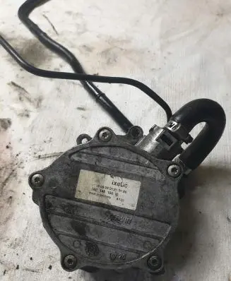 Audi A6 C7 Vacuum pump 06E145100M