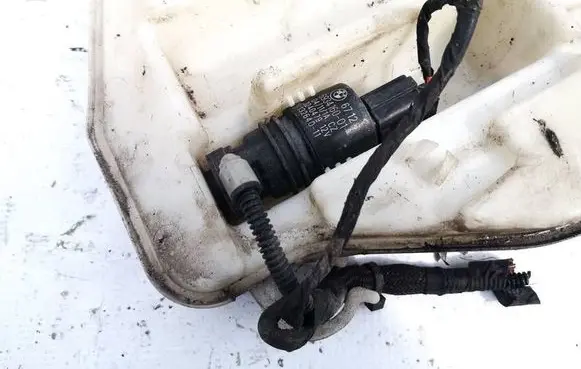 BMW 5 F10 F11 Windscreen/windshield washer pump 6712693416001