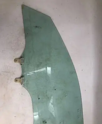 Hyundai Kona II Front door window glass four-door E000008
