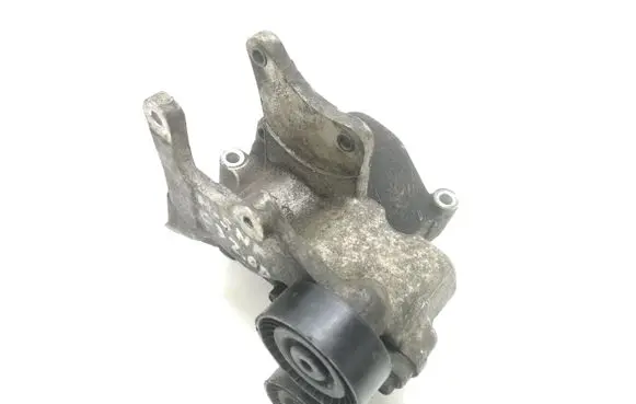 Hyundai Santa Fe Generator/alternator bracket 