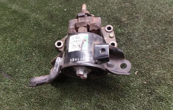 Hyundai i30 Engine mount bracket 21830A5200