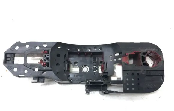 Rear door exterior handle/bracket